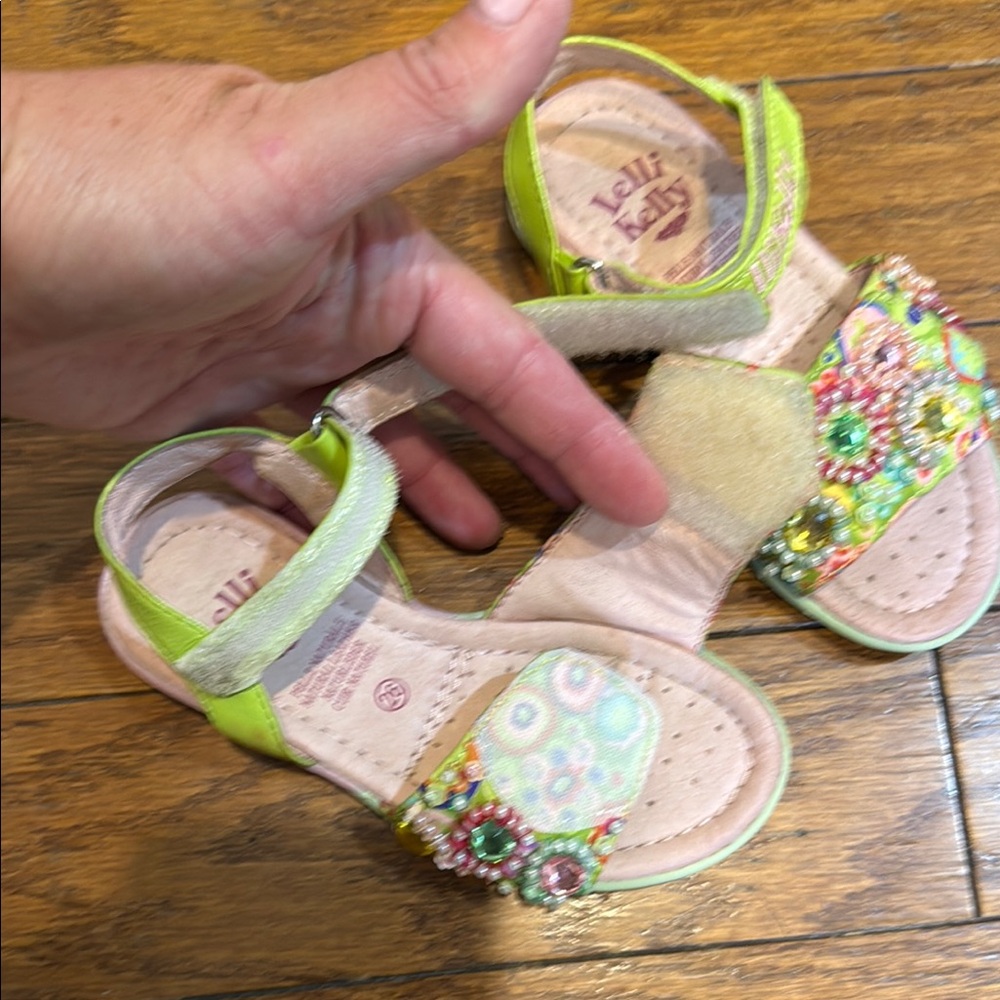 Mini Melissa, Lelli Kelly, Nicole Miller & Carter’s kids shoes - Picture 6 of 16